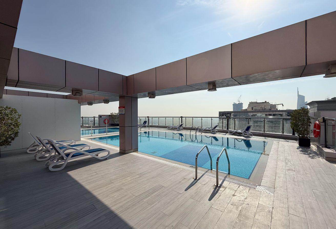 High floor | Lake & skyline view | Modern interior photo 25