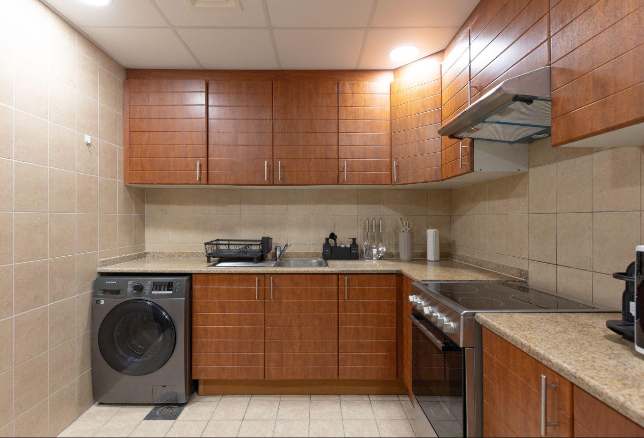 High floor | Lake & skyline view | Modern interior photo 22