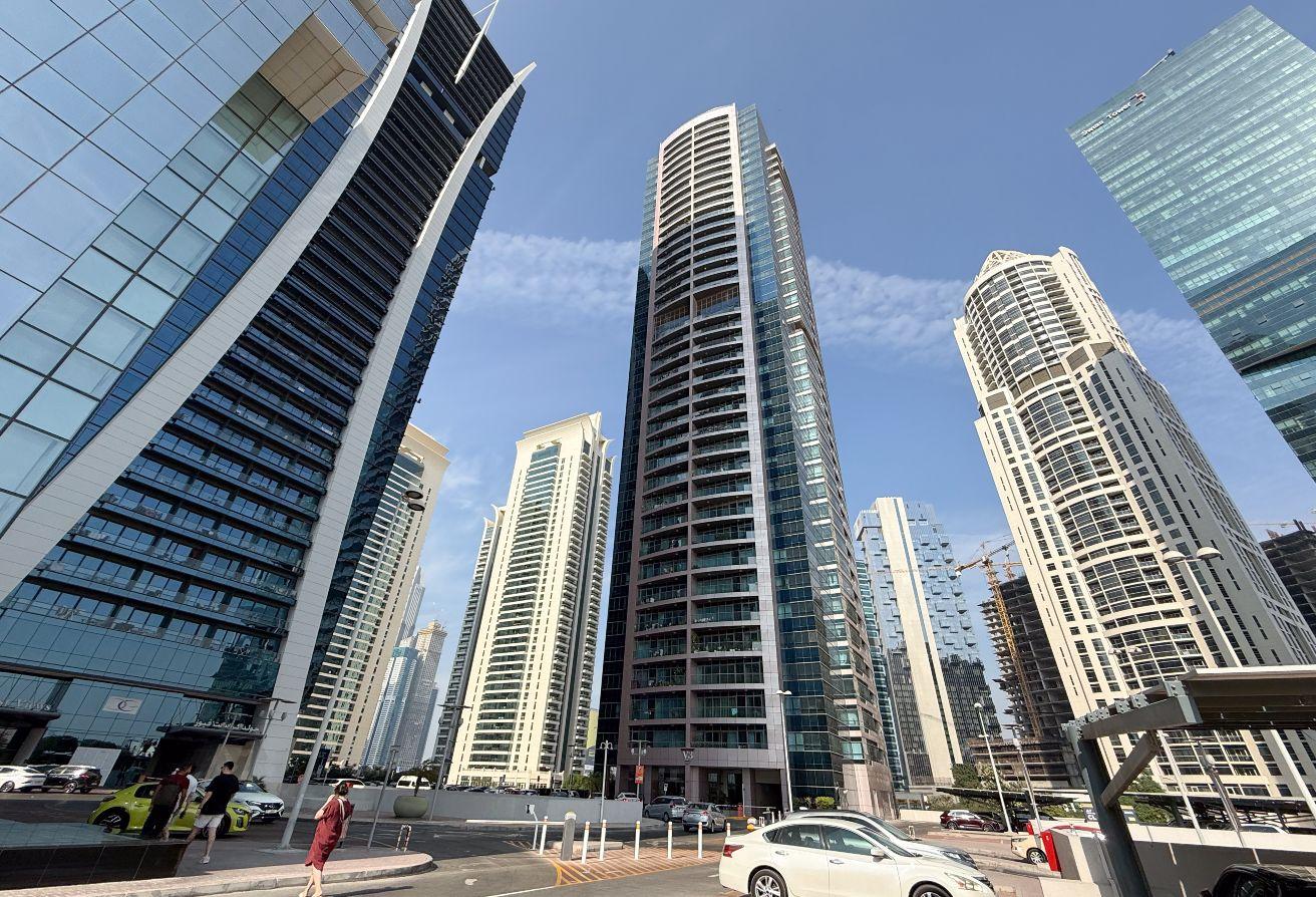 High floor | Lake & skyline view | Modern interior photo 30