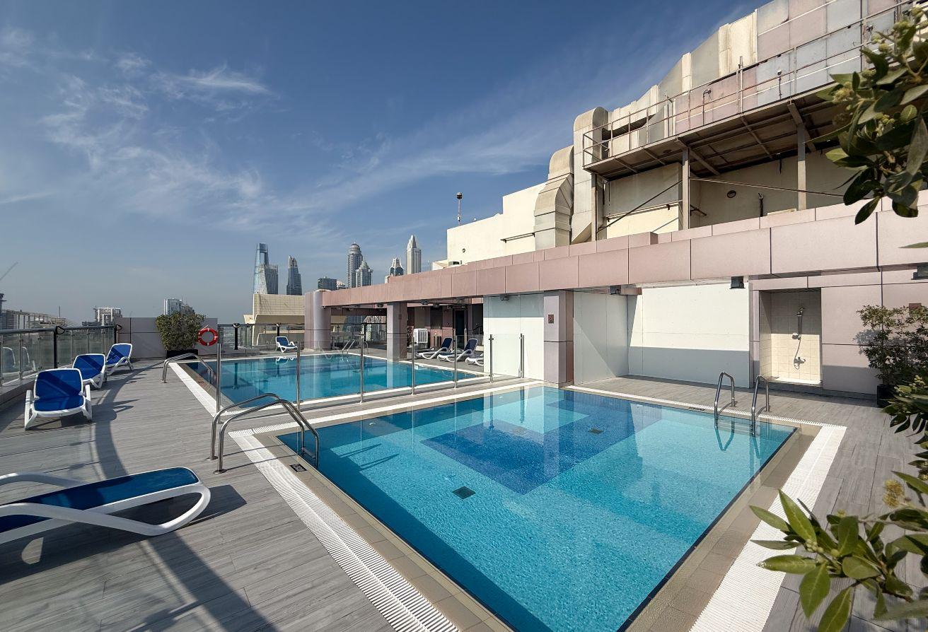 High floor | Lake & skyline view | Modern interior photo 27