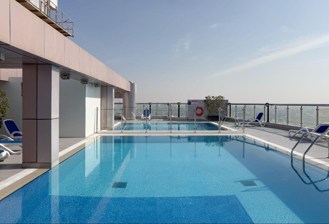 High floor | Lake & skyline view | Modern interior photo 26