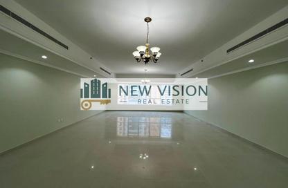 Apartment - 4 Bedrooms - 5 Bathrooms for rent in Al Khan Corniche - Al Khan - Sharjah