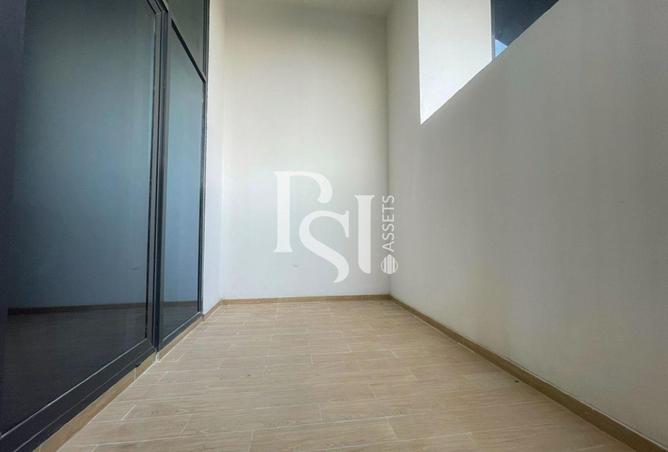 70288384 - صورة العقار 3