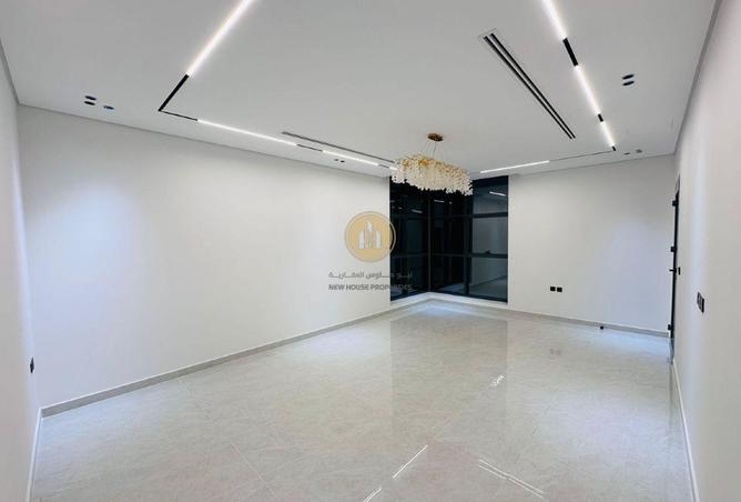 68271875 - Property Image 3