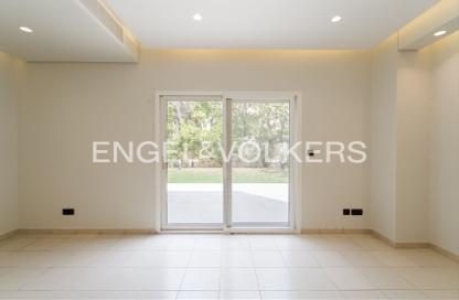 Villa - 3 Bedrooms - 4 Bathrooms for rent in Meadows 9 - Meadows - Dubai