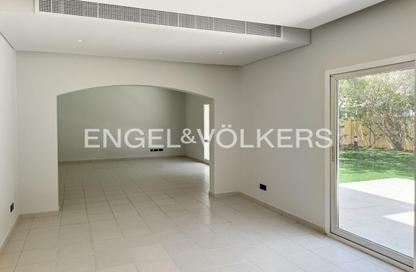 Villa - 3 Bedrooms - 4 Bathrooms for rent in Meadows 9 - Meadows - Dubai