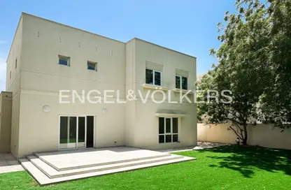 Villa - 3 Bedrooms - 4 Bathrooms for rent in Meadows 9 - Meadows - Dubai