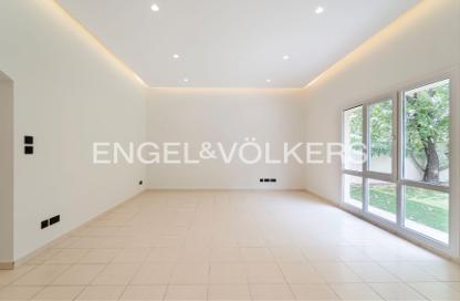 Villa - 3 Bedrooms - 4 Bathrooms for rent in Meadows 9 - Meadows - Dubai
