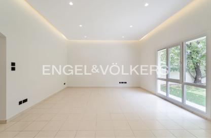 Villa - 3 Bedrooms - 4 Bathrooms for rent in Meadows 9 - Meadows - Dubai