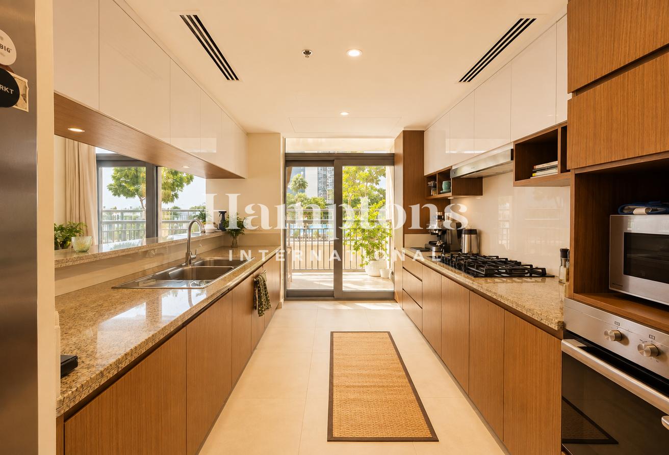 Marina view | Available October | Skyline view photo 5