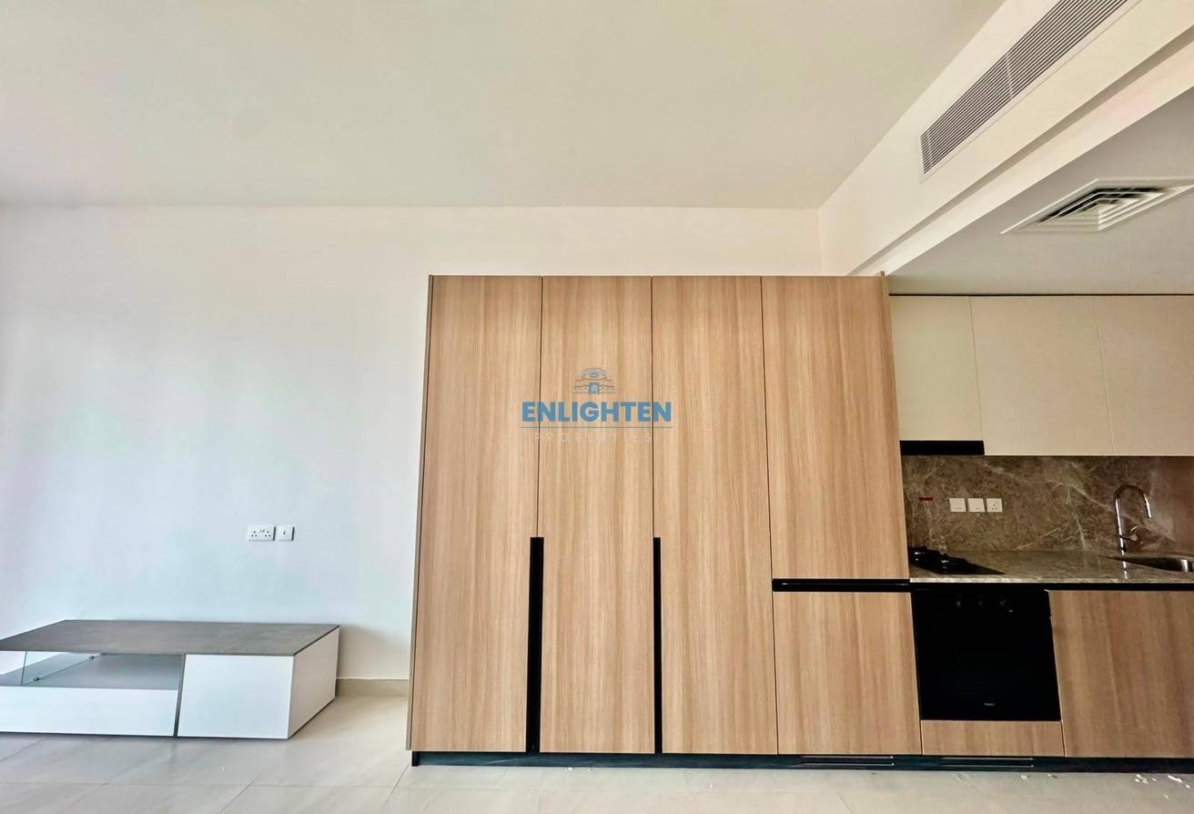 BRAND NEW |SPACIOUS |MODERN |READY TO MOVE photo 7