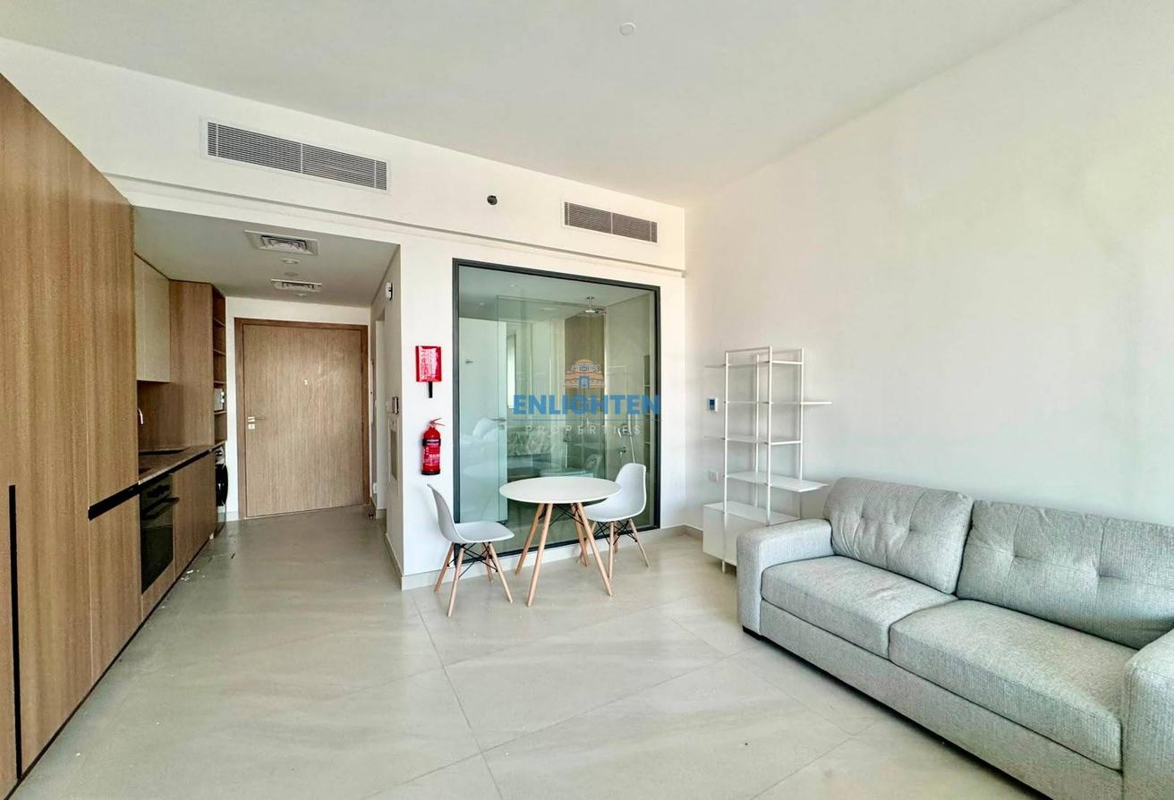 BRAND NEW |SPACIOUS |MODERN |READY TO MOVE photo 3