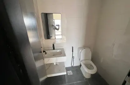 شقة - 2 غرف نوم - 3 حمامات للايجار في الجرف - عجمان وسط المدينة - عجمان