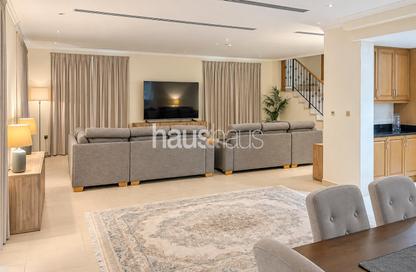 Villa - 4 - 6 for rent in District 4 - Jumeirah Park - Dubai