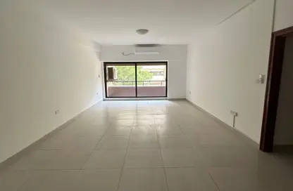 Apartment - 2 Bedrooms - 2 Bathrooms for rent in Al Karama Sqaure - Al Karama - Dubai
