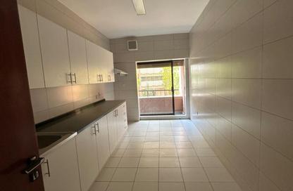 Apartment - 2 Bedrooms - 2 Bathrooms for rent in Al Karama Sqaure - Al Karama - Dubai