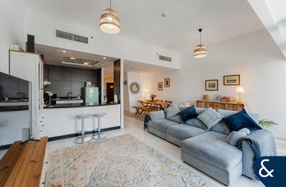 Apartment - 2 Bedrooms - 3 Bathrooms for sale in Cayan Tower - Dubai Marina - Dubai