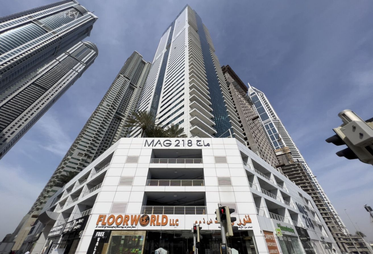Spacious 1BR | Prime Dubai Marina Location |VACANT gallery image