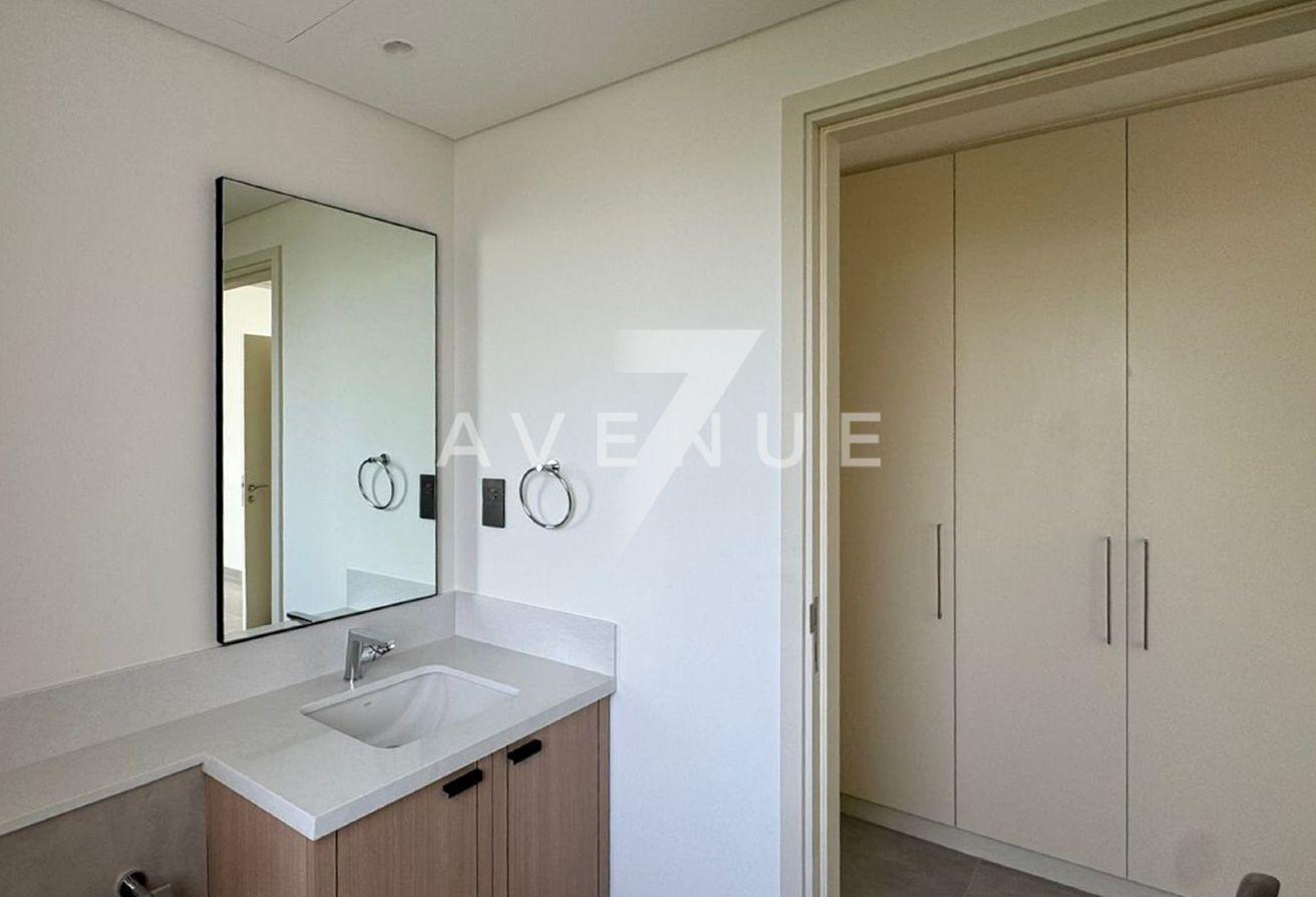 Corner Unit | Brand New | Vacant photo 19