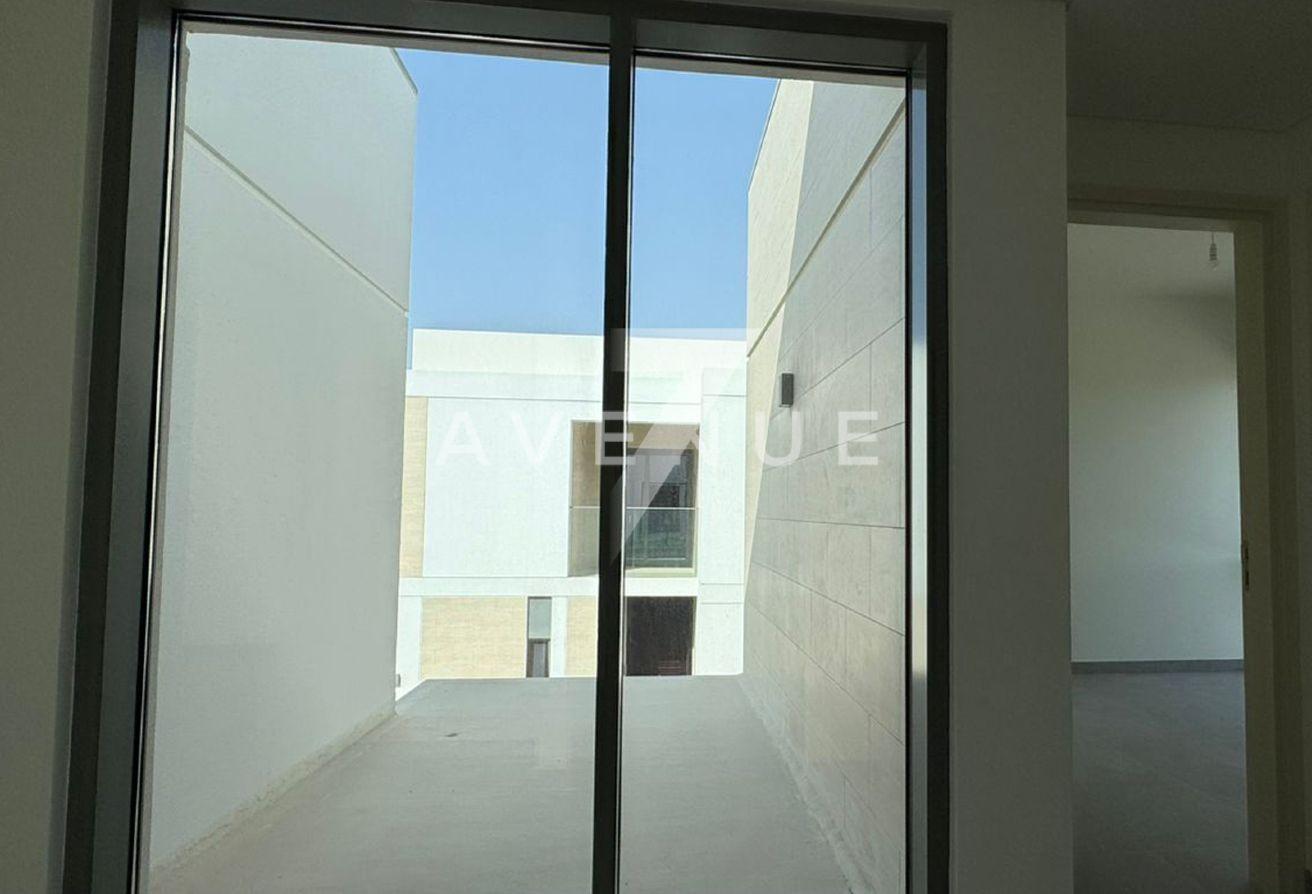 Corner Unit | Brand New | Vacant photo 18