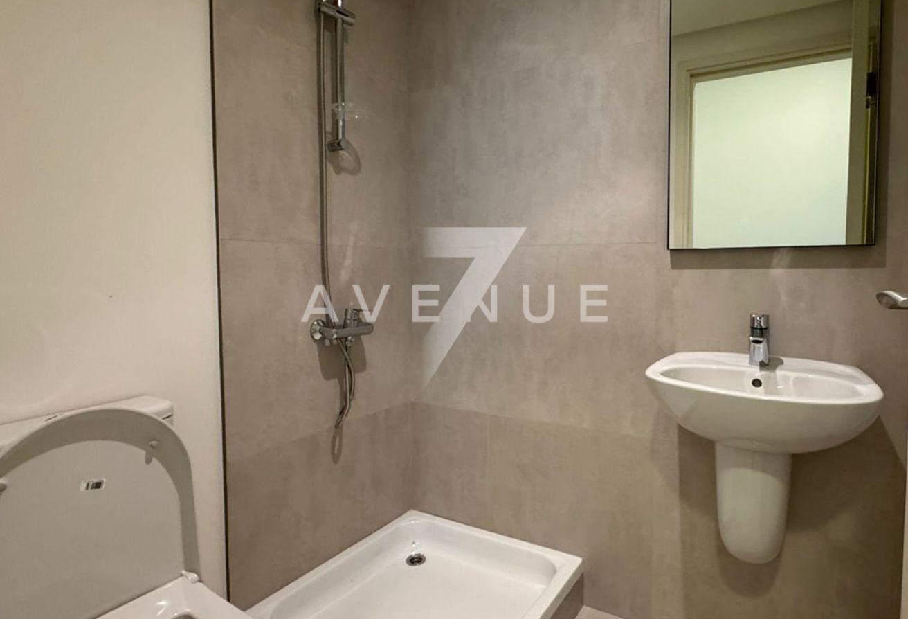 Corner Unit | Brand New | Vacant photo 11