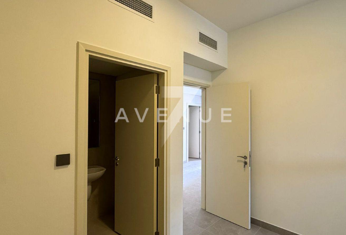 Corner Unit | Brand New | Vacant photo 14