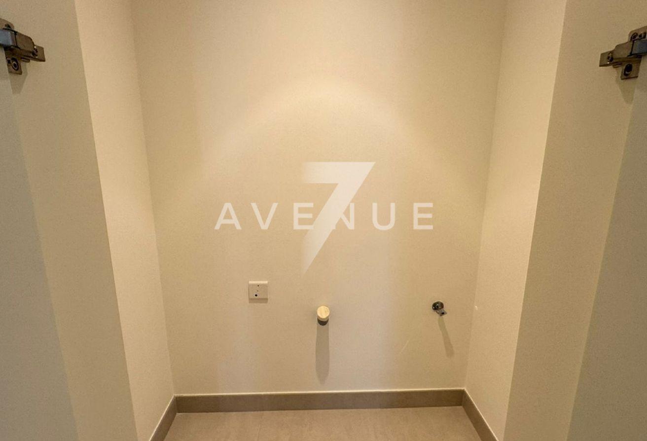 Corner Unit | Brand New | Vacant photo 15