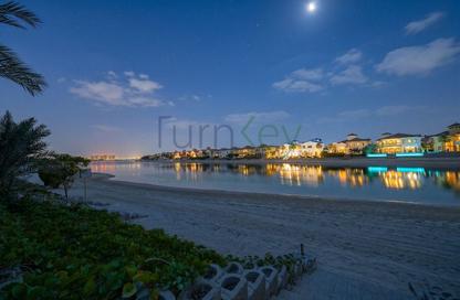 Villa - 4 - 5 for sale in Garden Homes Frond C - Garden Homes - Palm Jumeirah - Dubai