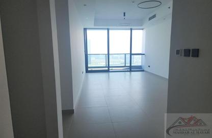 شقة - 2 غرف نوم - 3 حمامات للايجار في برج لا بلاج - الممزر - الشارقة - الشارقة
