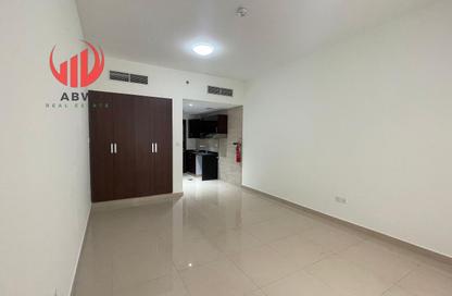 Whole Building - Studio - 1 for rent in Royal JVC Building - District 10 - Jumeirah Village Circle - Dubai