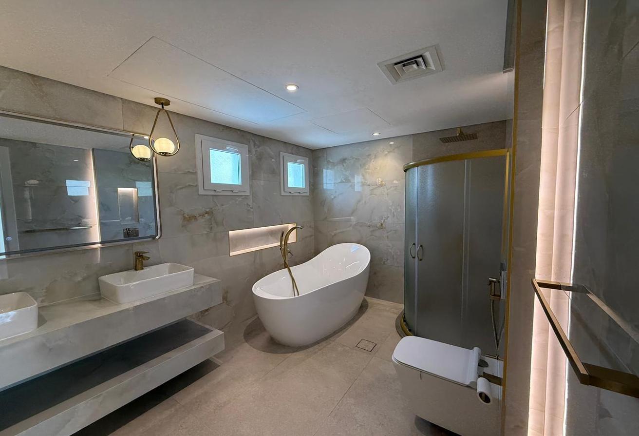 Upgraded | Lake Facing | Drivers and Maids' Room photo 12