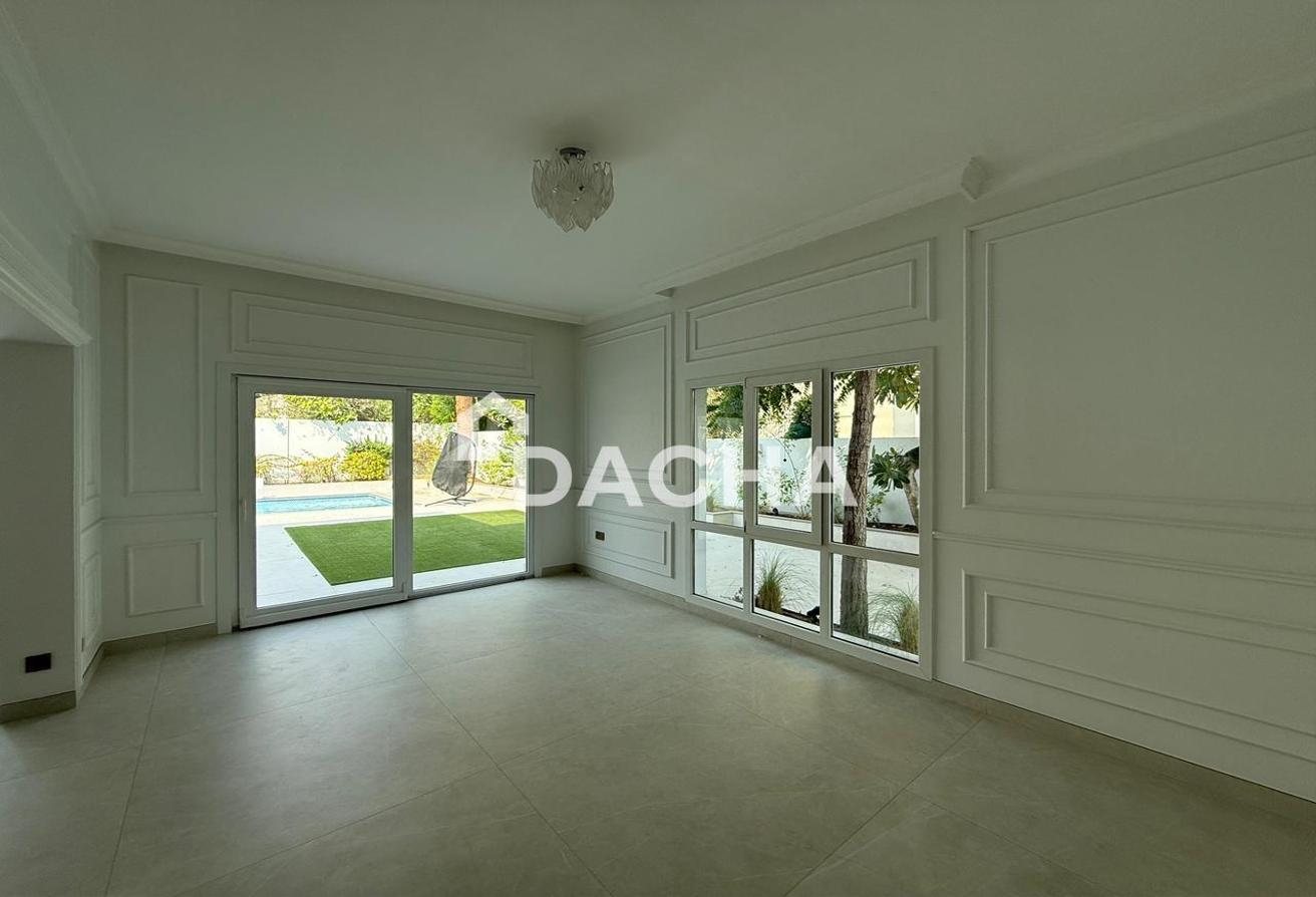 Upgraded | Lake Facing | Drivers and Maids' Room photo 5