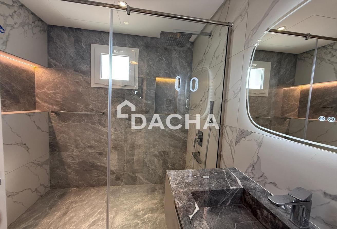 Upgraded | Lake Facing | Drivers and Maids' Room photo 14