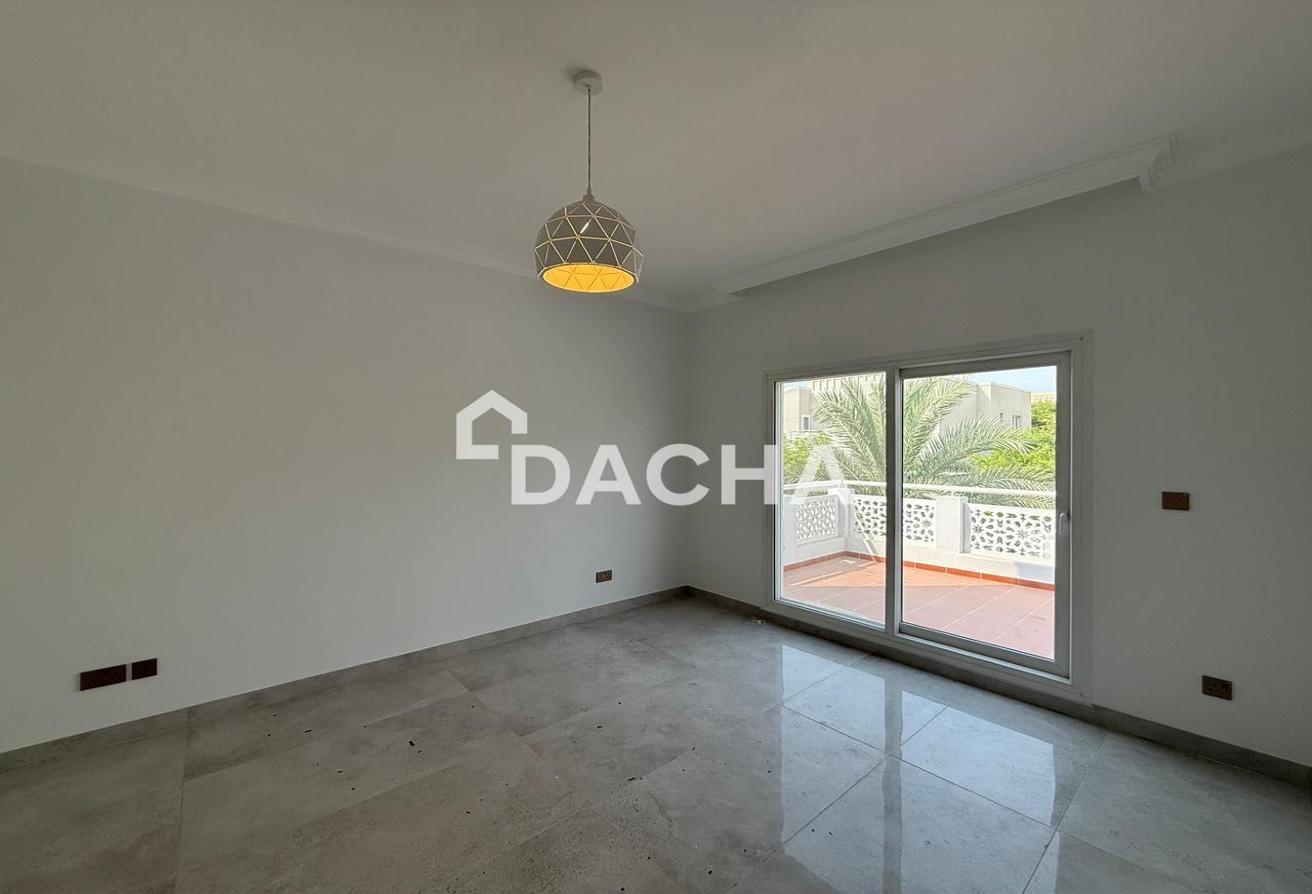 Upgraded | Lake Facing | Drivers and Maids' Room photo 4
