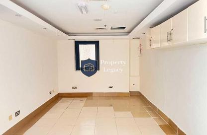 Retail - Studio - 1 Bathroom for sale in Ibn Sina Building - Dubai Healthcare City - Bur Dubai - Dubai