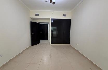 Apartment - 2 Bedrooms - 3 Bathrooms for rent in Mazaya 31 - Queue Point - Liwan - Dubai Land - Dubai