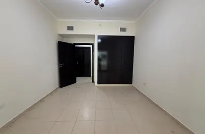 Apartment - 2 Bedrooms - 3 Bathrooms for rent in Mazaya 31 - Queue Point - Liwan - Dubai Land - Dubai