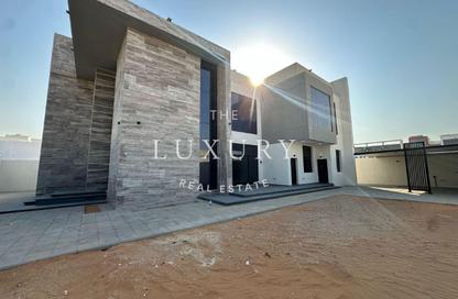 Villa - 5 Bedrooms - 7 Bathrooms for rent in Nad Al Sheba 3 - Nad Al Sheba - Dubai Villa - 5 Bedrooms - 7 Bathrooms for rent in Nad Al Sheba 3 - Nad Al Sheba - Dubai