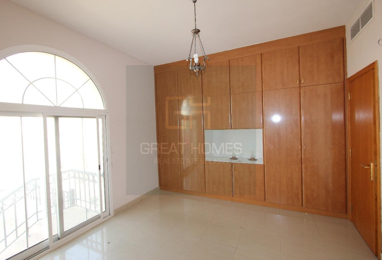 Community 3 Bedroom Villa for Lease photo 4