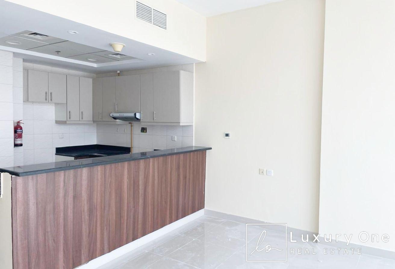 Spacious and Bright | High Floor | Move In Ready photo 5