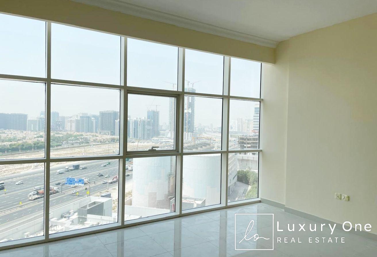 Spacious and Bright | High Floor | Move In Ready photo 3