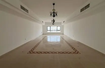 شقة - 3 غرف نوم - 4 حمامات للايجار في شارع التعاون الجديد - التعاون - الشارقة