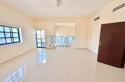 شقة - 3 غرف نوم - 3 حمامات للايجار في الغيل - المطارد - العين