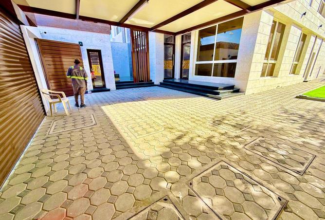 81127328 - Property Image 3