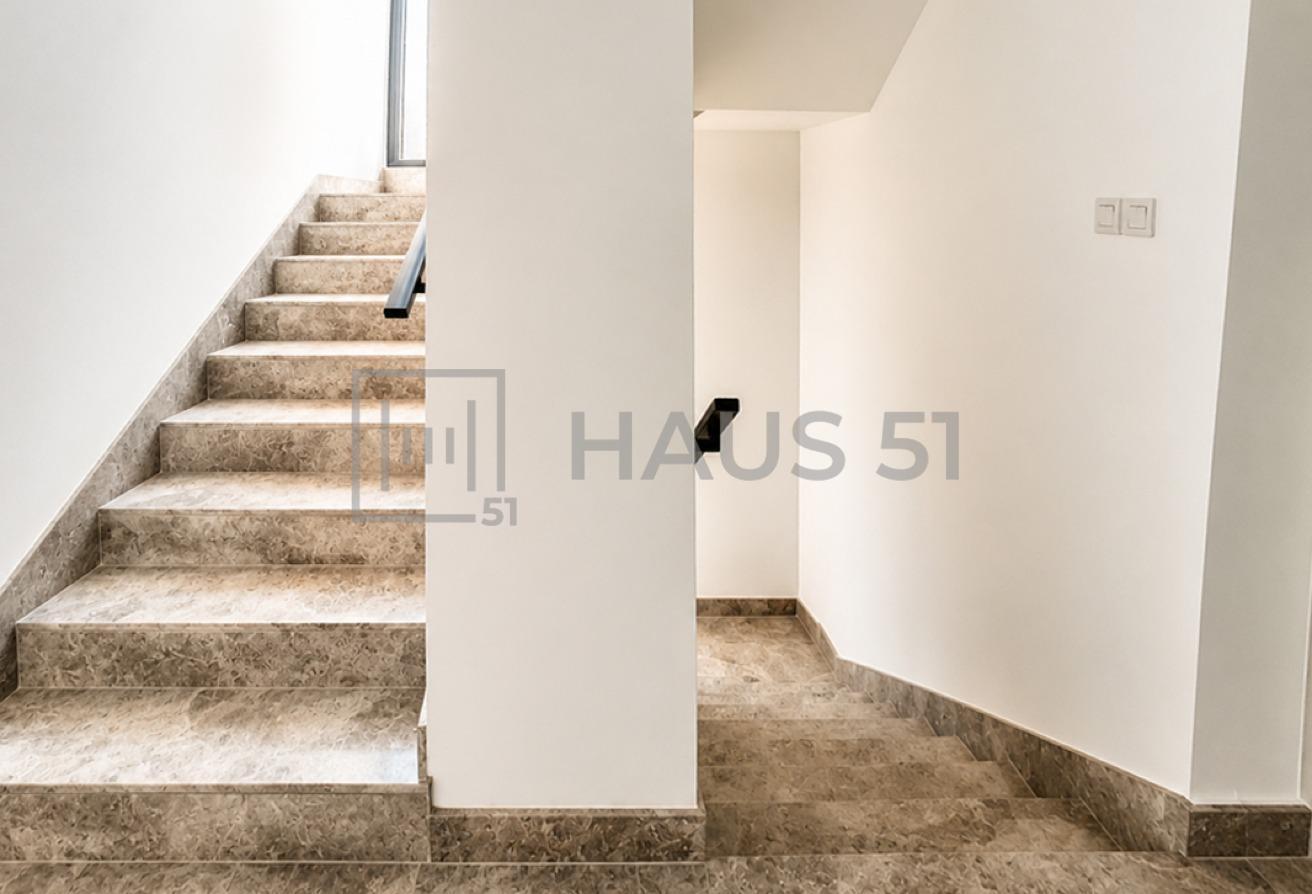 Big Plot | Corner Villa | Private Garden photo 11