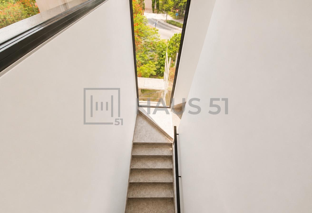 Big Plot | Corner Villa | Private Garden photo 12