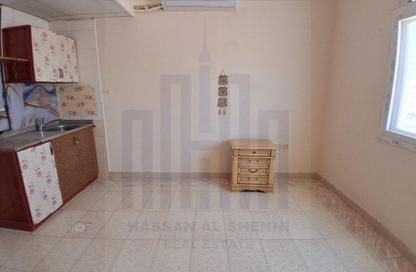 Apartment - Studio - 1 for rent in Fire Station Road - Muwaileh - Sharjah