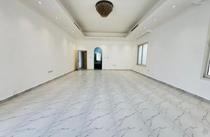 Apartment - 6 Bedrooms - 7 Bathrooms for rent in Al Aweer 1 - Al Aweer - Dubai
