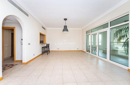 Apartment - 2 Bedrooms - 3 Bathrooms for rent in Al Shahla - Shoreline Apartments - Palm Jumeirah - Dubai