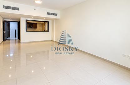 Apartment - Studio - 1 for rent in Royal JVC Building - District 10 - Jumeirah Village Circle - Dubai